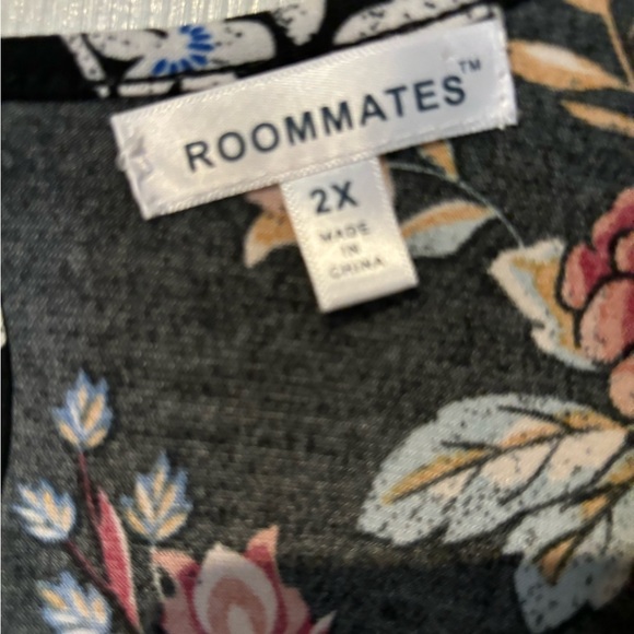 NWOT “Roommates” Knit Top With Bird And Floral Design On Black - Picture 3 of 5